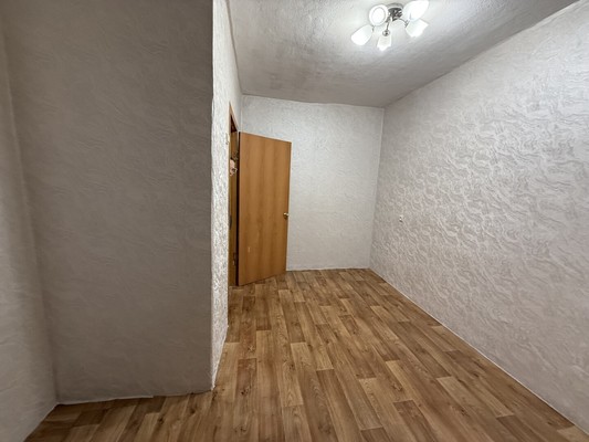 Продам однокомнатную (1-комн.) квартиру, Интернациональный пр-кт, 57к2, Комсомольск-на-Амуре г