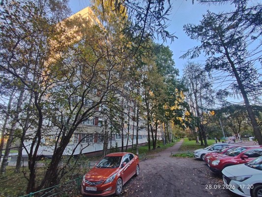 Продам трехкомнатную (3-комн.) квартиру, Придорожная аллея, 31, Санкт-Петербург г