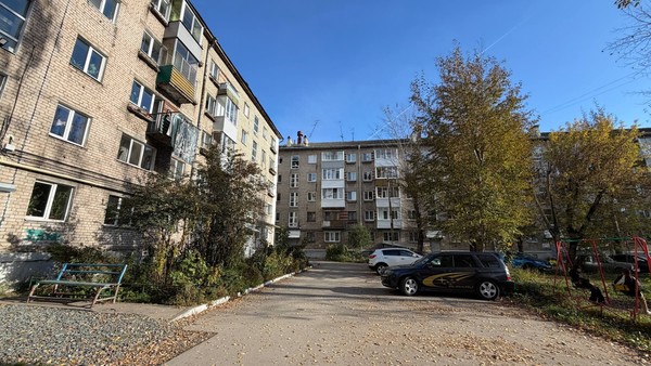 Продам двухкомнатную (2-комн.) квартиру, Чистопольская ул, 7, Пермь г