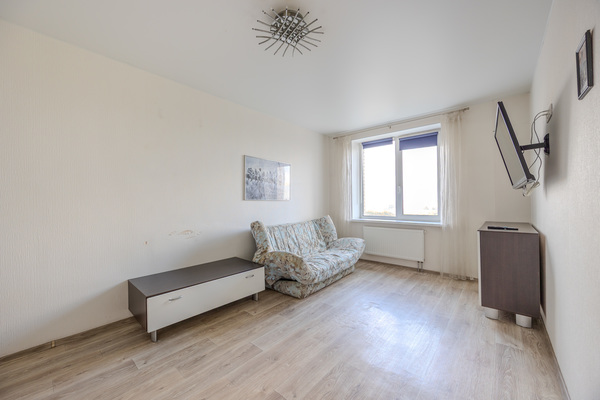 Продам однокомнатную (1-комн.) квартиру, Новая ул, 7к3, Мурино п