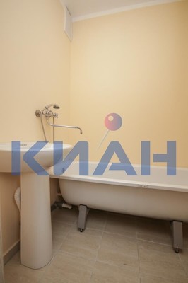 Продам двухкомнатную (2-комн.) квартиру, Ольховая ул, 2а, Красноярск г