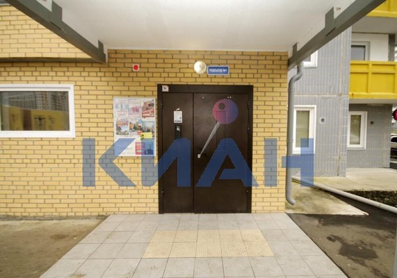 Продам двухкомнатную (2-комн.) квартиру, Ольховая ул, 2а, Красноярск г
