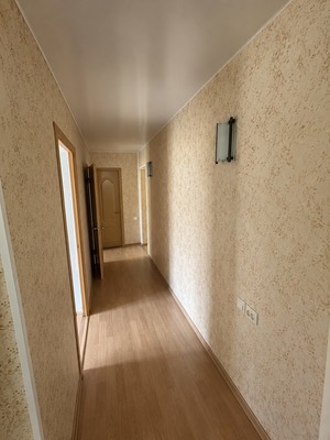 Продам трехкомнатную (3-комн.) квартиру, 40-летия Победы пр-кт, 13к5, Ростов-на-Дону г