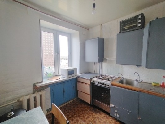 Продам двухкомнатную (2-комн.) квартиру, Серпуховская ул, 115, Липицы с