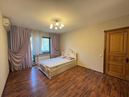Продам трехкомнатную (3-комн.) квартиру, Нахимовская ул, 39, Находка г