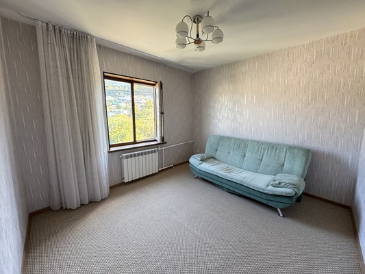 Продам трехкомнатную (3-комн.) квартиру, Нахимовская ул, 39, Находка г