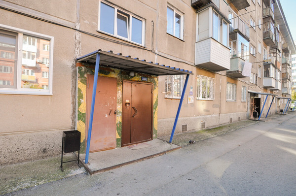 Продам двухкомнатную (2-комн.) квартиру, Немировича-Данченко ул, 4/4, Новосибирск г