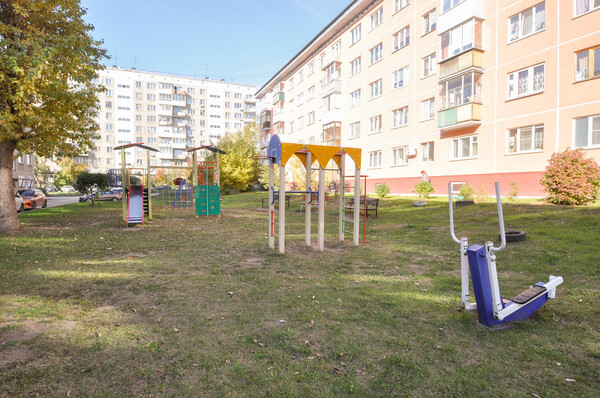 Продам двухкомнатную (2-комн.) квартиру, Немировича-Данченко ул, 4/4, Новосибирск г