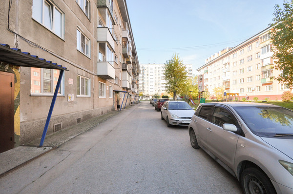 Продам двухкомнатную (2-комн.) квартиру, Немировича-Данченко ул, 4/4, Новосибирск г
