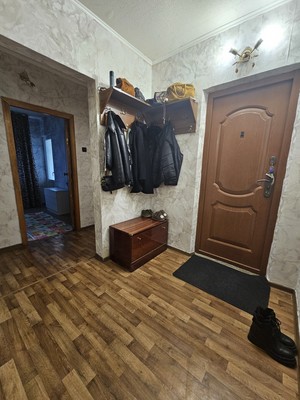 Продам трехкомнатную (3-комн.) квартиру, 2-й мкр, 11, Новомихайловский пгт