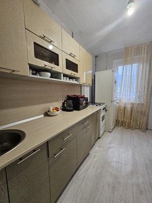 Продам трехкомнатную (3-комн.) квартиру, 2-й мкр, 11, Новомихайловский пгт
