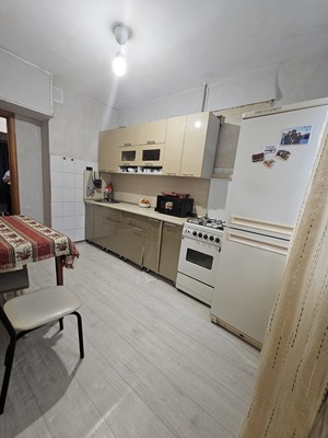 Продам трехкомнатную (3-комн.) квартиру, 2-й мкр, 11, Новомихайловский пгт