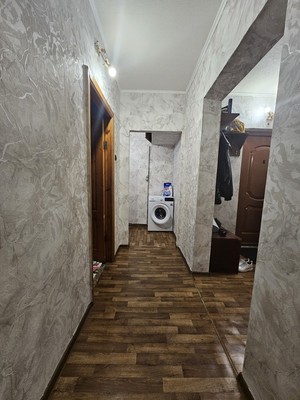 Продам трехкомнатную (3-комн.) квартиру, 2-й мкр, 11, Новомихайловский пгт