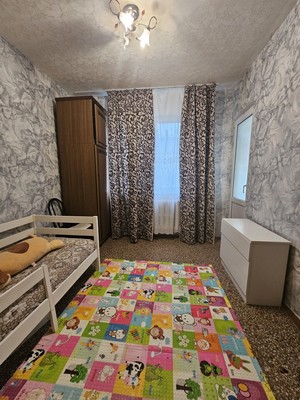 Продам трехкомнатную (3-комн.) квартиру, 2-й мкр, 11, Новомихайловский пгт