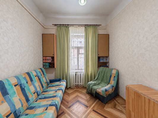 Продам трехкомнатную (3-комн.) квартиру, Красных Зорь ул, 21, Ростов-на-Дону г