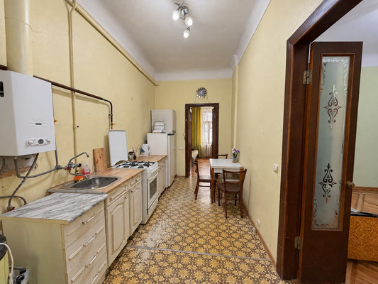 Продам трехкомнатную (3-комн.) квартиру, Красных Зорь ул, 21, Ростов-на-Дону г