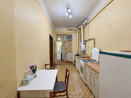 Продам трехкомнатную (3-комн.) квартиру, Красных Зорь ул, 21, Ростов-на-Дону г