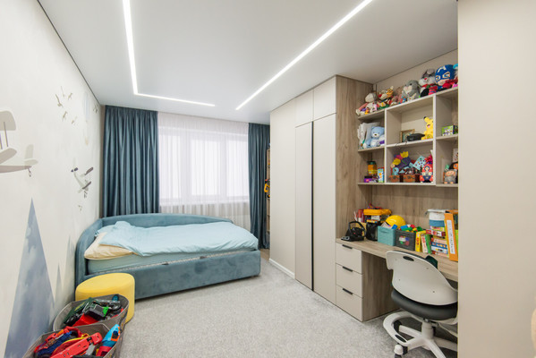 Продам трехкомнатную (3-комн.) квартиру, Комарова б-р, 20в/9а, Ростов-на-Дону г