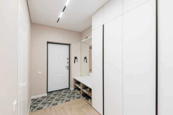 Продам трехкомнатную (3-комн.) квартиру, Комарова б-р, 20в/9а, Ростов-на-Дону г