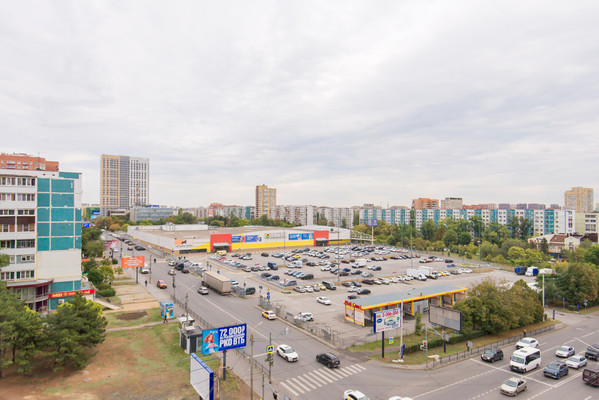 Продам трехкомнатную (3-комн.) квартиру, Комарова б-р, 20в/9а, Ростов-на-Дону г