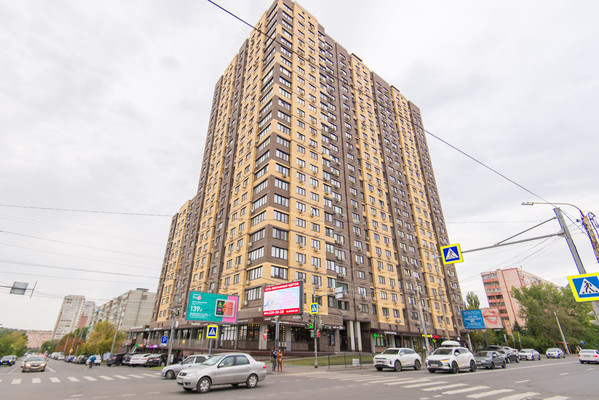 Продам трехкомнатную (3-комн.) квартиру, Комарова б-р, 20в/9а, Ростов-на-Дону г