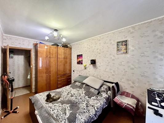 Продам трехкомнатную (3-комн.) квартиру, Залесская ул, 85, Симферополь г