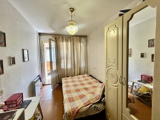 Продам трехкомнатную (3-комн.) квартиру, Залесская ул, 85, Симферополь г