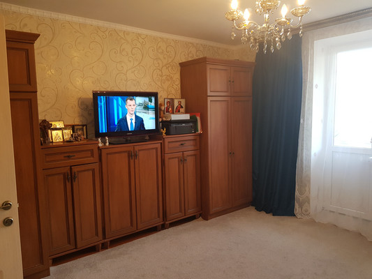 Продам трехкомнатную (3-комн.) квартиру, им. Матэ Залки ул, 5Б, Симферополь г
