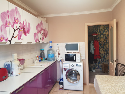 Продам трехкомнатную (3-комн.) квартиру, им. Матэ Залки ул, 5Б, Симферополь г