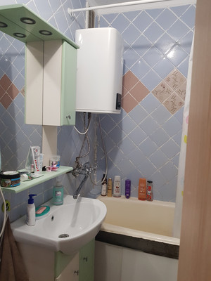 Продам трехкомнатную (3-комн.) квартиру, им. Матэ Залки ул, 5Б, Симферополь г