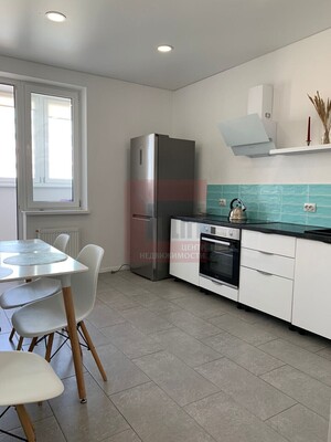 Продам двухкомнатную (2-комн.) квартиру, Орудийная ул, 32Б, Калининград г