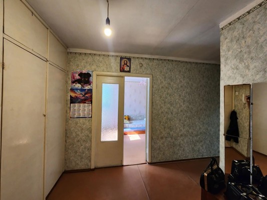 Продам двухкомнатную (2-комн.) квартиру, Героев Сталинграда ул, 7, Симферополь г
