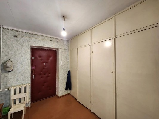 Продам двухкомнатную (2-комн.) квартиру, Героев Сталинграда ул, 7, Симферополь г