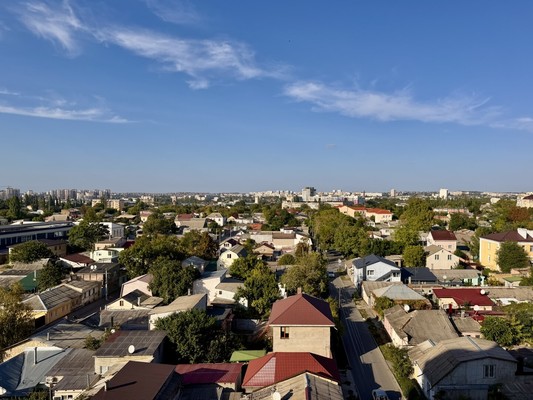 Продам трехкомнатную (3-комн.) квартиру, Индустриальная ул, 28к1, Симферополь г