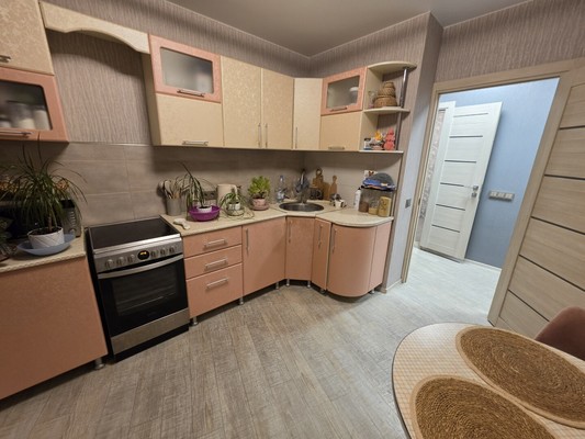 Продам двухкомнатную (2-комн.) квартиру, Переверткина ул, 1/2, Воронеж г