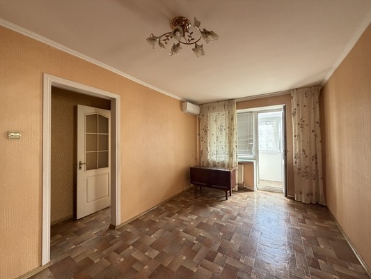 Продам двухкомнатную (2-комн.) квартиру, Севастопольская ул, 3/2, Симферополь г