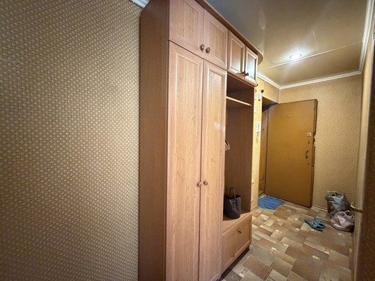 Продам двухкомнатную (2-комн.) квартиру, Севастопольская ул, 3/2, Симферополь г