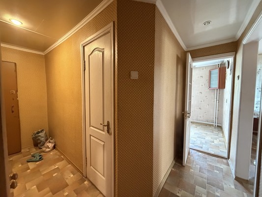 Продам двухкомнатную (2-комн.) квартиру, Севастопольская ул, 3/2, Симферополь г