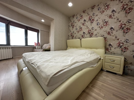 Продам двухкомнатную (2-комн.) квартиру, Пирогова (Центральный р-н) ул, 30, Сочи г