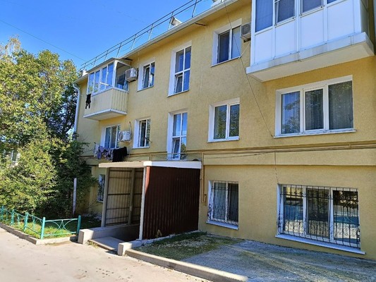 Продам двухкомнатную (2-комн.) квартиру, Советская ул, 92, Чистенькое с