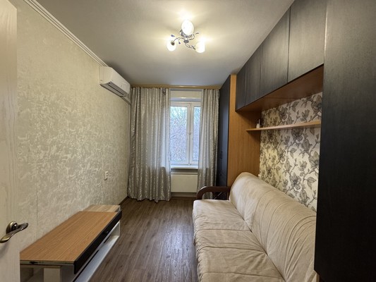 Продам двухкомнатную (2-комн.) квартиру, Кухмистерова ул, 13, Москва г