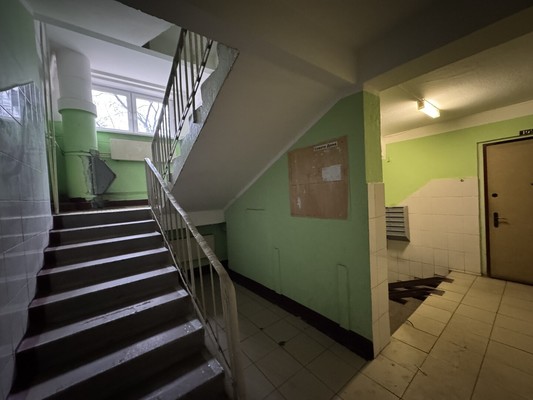 Продам двухкомнатную (2-комн.) квартиру, Кухмистерова ул, 13, Москва г