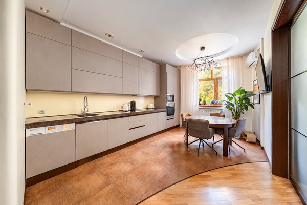 Продам трехкомнатную (3-комн.) квартиру, Ландышевая ул, 14к3, Москва г