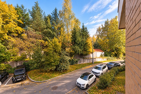 Продам трехкомнатную (3-комн.) квартиру, Ландышевая ул, 14к3, Москва г