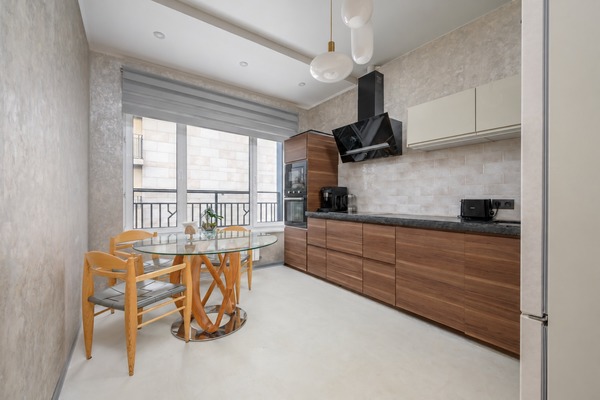 Продам трехкомнатную (3-комн.) квартиру, Гришина ул, 16, Москва г