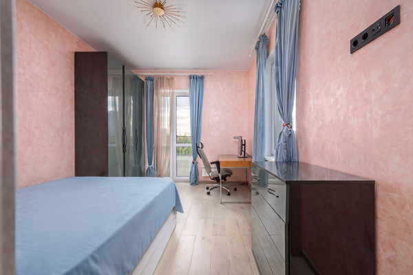 Продам трехкомнатную (3-комн.) квартиру, Гришина ул, 16, Москва г