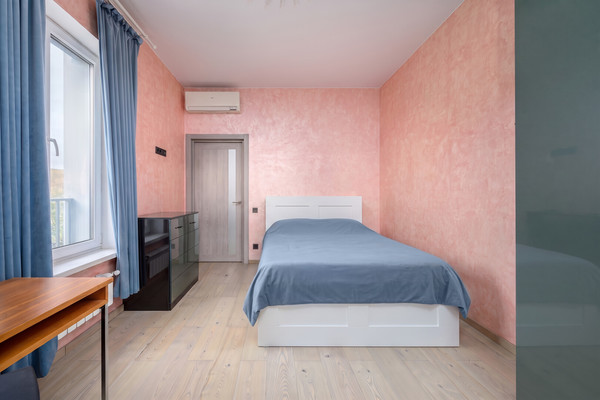 Продам трехкомнатную (3-комн.) квартиру, Гришина ул, 16, Москва г