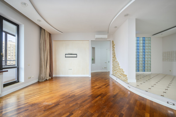 Продам трехкомнатную (3-комн.) квартиру, Давыдковская ул, 16, Москва г