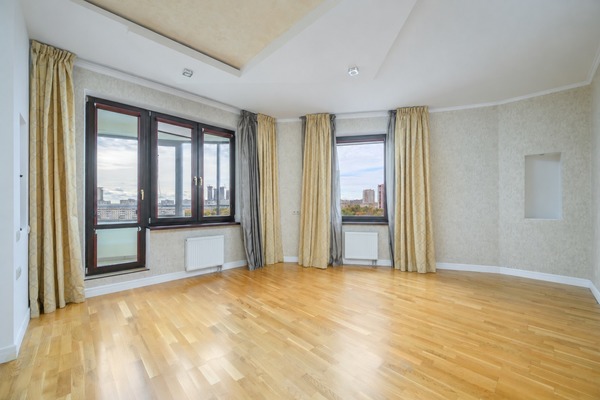 Продам трехкомнатную (3-комн.) квартиру, Давыдковская ул, 16, Москва г