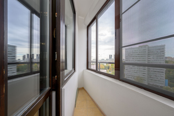 Продам трехкомнатную (3-комн.) квартиру, Давыдковская ул, 16, Москва г
